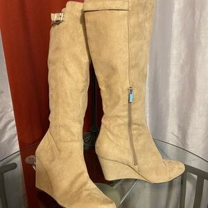 Jessica Simpson Faux Suede Boots, size 8.5